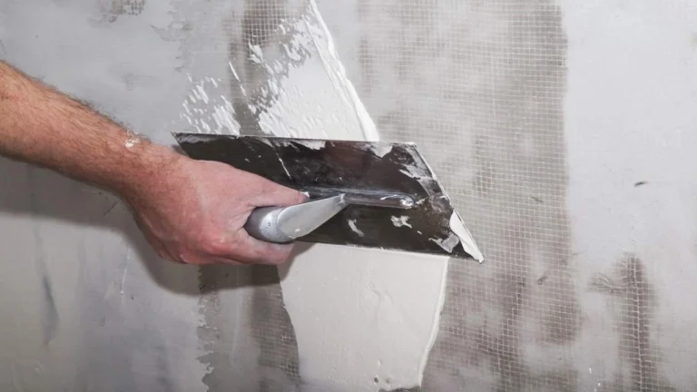 ترمیم اصولی ترک‌ دیوار با توری فایبرگلاس ترک گیر